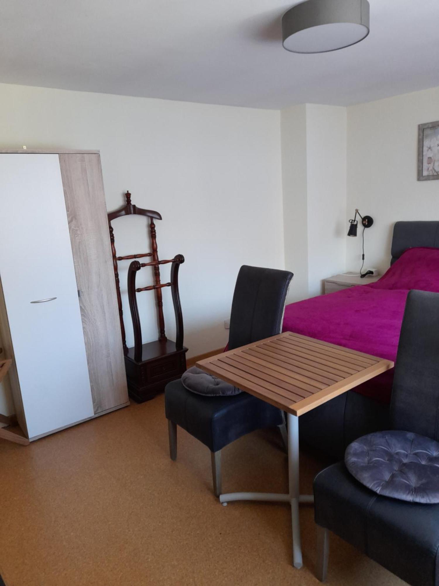 Haus Am Huegel Homestay Altstrimmig